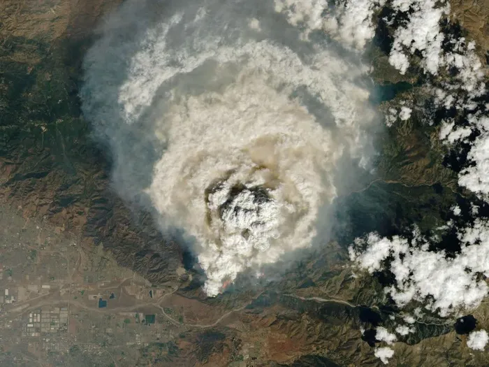  Đám mây pyrocumulus hình thành từ đám cháy Line ở Nam California thứ hai, ngày 9/9/2024. Ảnh: NASA. 