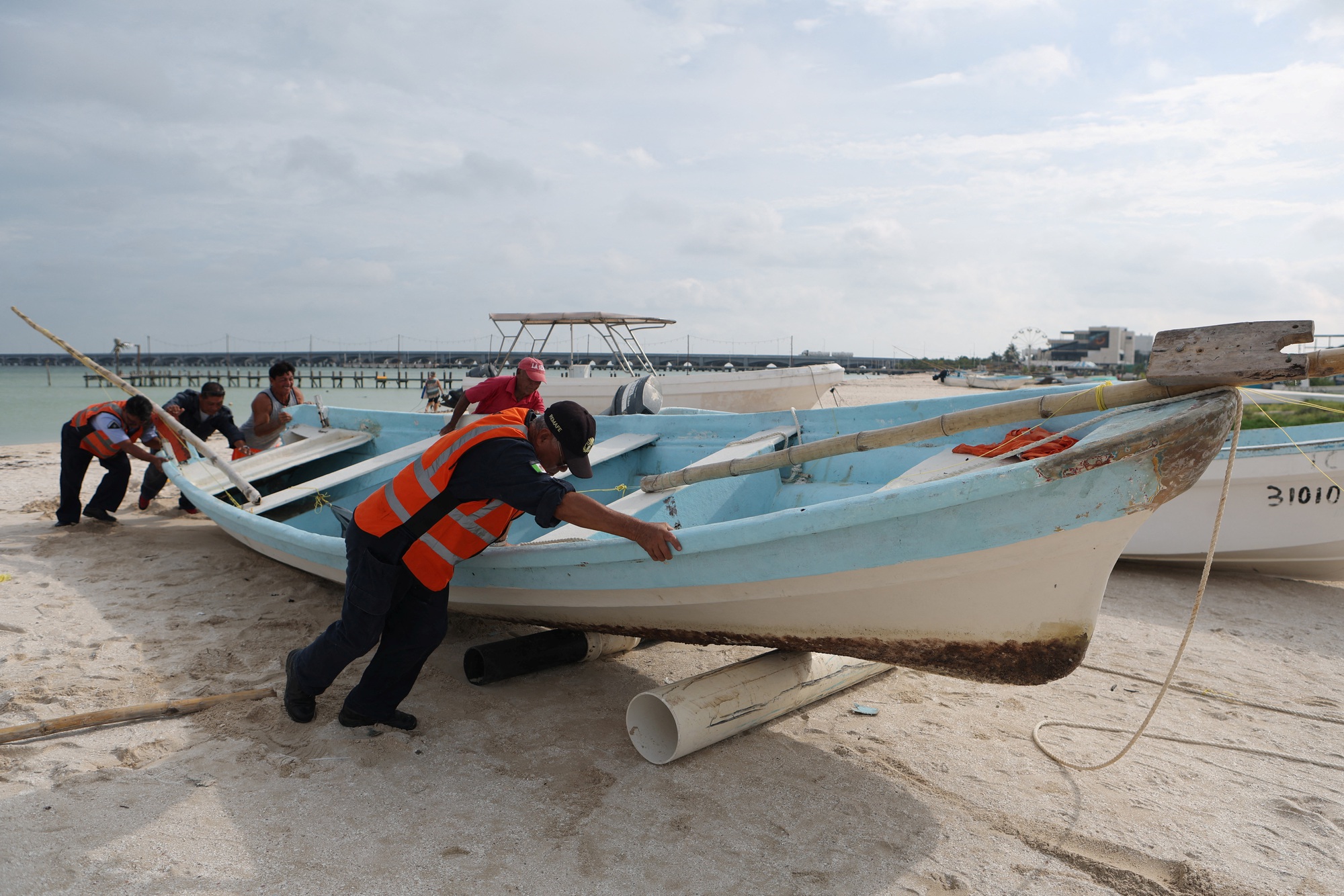 “Chưa từng có tiền lệ”: Milton thần tốc trở thành siêu bão mạnh nhất hành tinh năm 2024, tiến gần đến giới hạn bầu khí quyển Trái Đất có thể tạo ra- Ảnh 3.