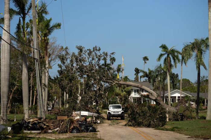 Florida hoa lệ biến thành vùng đất hoang tàn sau bão Milton lịch sử, số người thiệt mạng tiếp tục tăng- Ảnh 4.