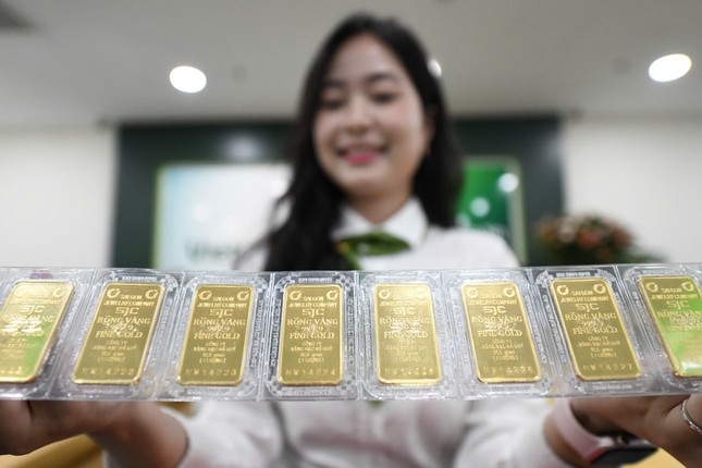 Giá vàng hôm nay (chiều 8-5): Vàng SJC đảo chiều, tăng mạnh