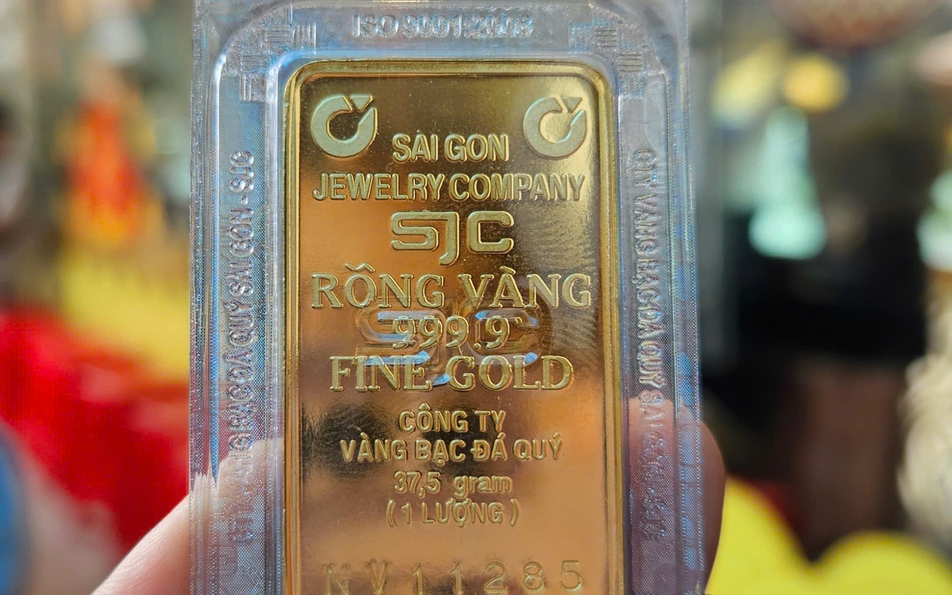 Giá vàng hôm nay 18-5: Liên tục lao dốc, dự báo khó tăng mạnh- Ảnh 1.