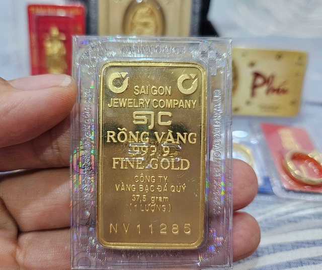 Giá vàng hôm nay 18-5: Liên tục lao dốc, dự báo khó tăng mạnh- Ảnh 2.