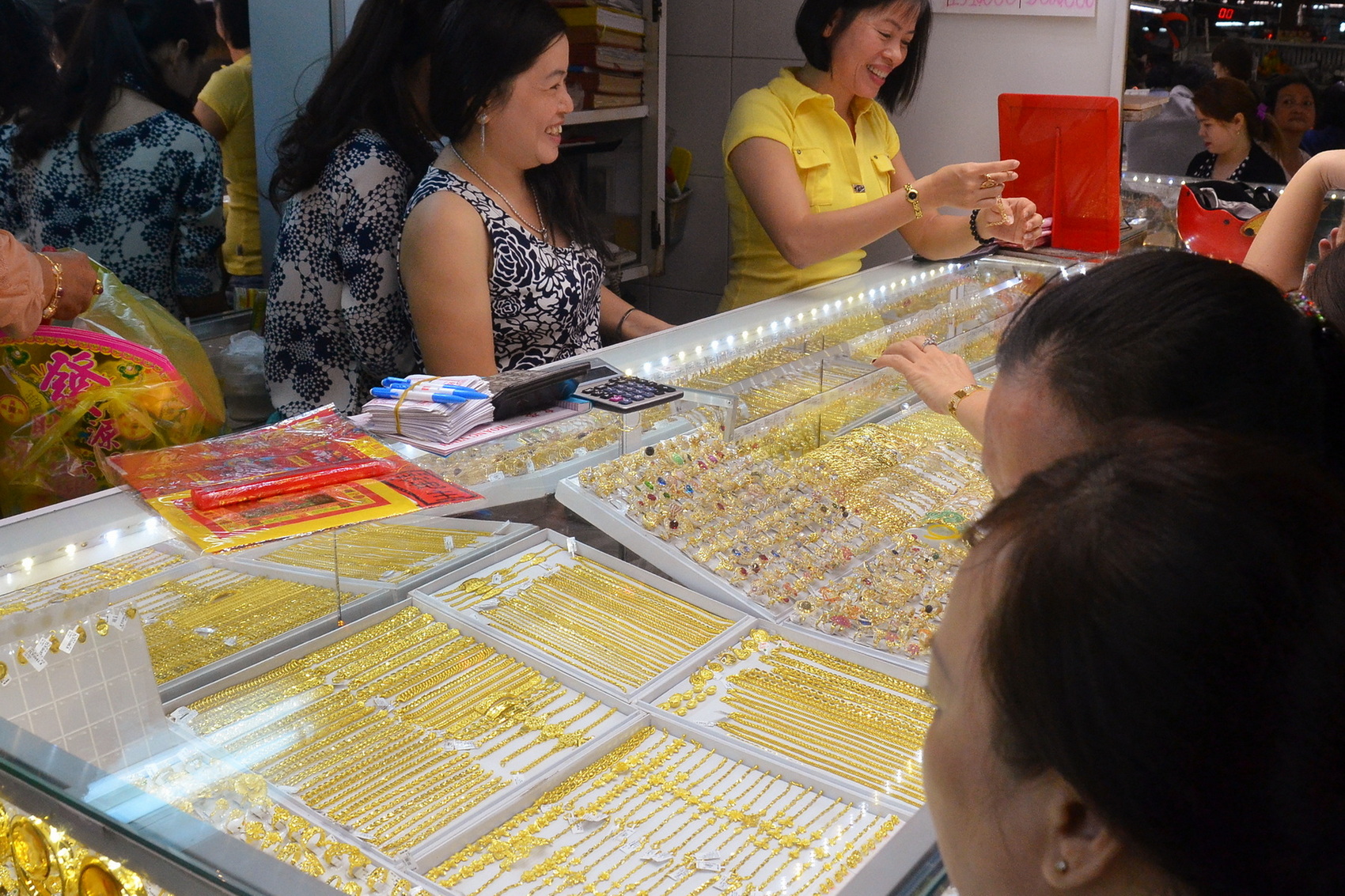 Giá vàng hôm nay, 29-5: Lao dốc mạnh- Ảnh 1.
