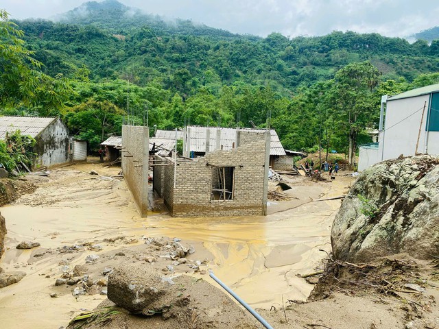 Hiện trường 'tan hoang' sau trận lũ quét khiến 4 người tử vong ở tỉnh nghèo Bắc Kạn- Ảnh 5.