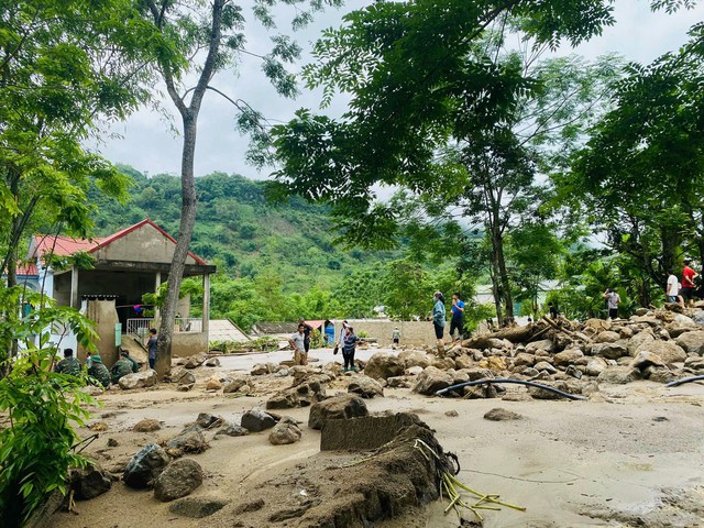 Hiện trường 'tan hoang' sau trận lũ quét khiến 4 người tử vong ở tỉnh nghèo Bắc Kạn- Ảnh 7.