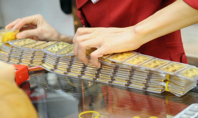 Giá vàng miếng SJC giảm sâu, lỗ hơn 9 - 11 triệu đồng/lượng- Ảnh 1.