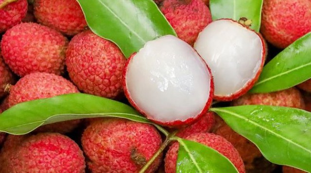 Ăn hơn 100 quả vải, người phụ nữ phải nhập viện cấp cứu- Ảnh 1.