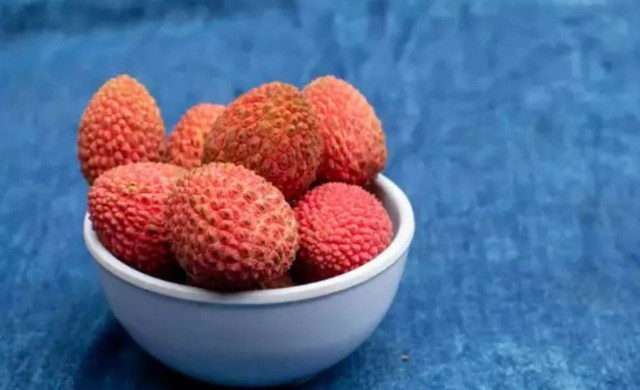 Ăn hơn 100 quả vải, người phụ nữ phải nhập viện cấp cứu- Ảnh 3.