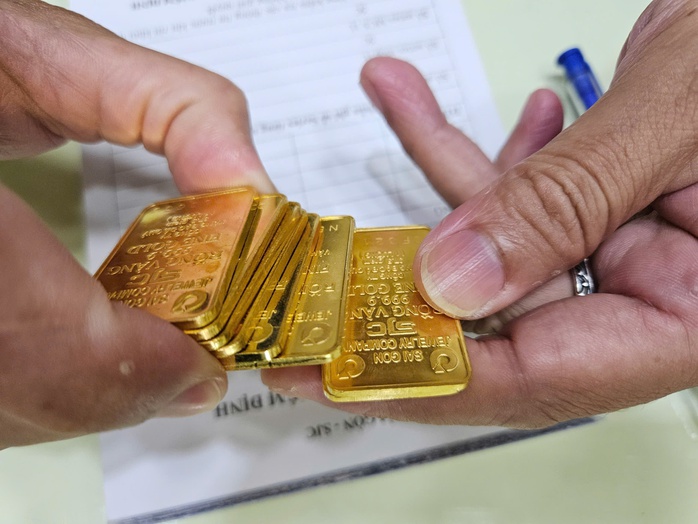 Giá vàng hôm nay 1-6: Người mua vàng miếng lỗ gần 5 triệu đồng, giá còn giảm tiếp?- Ảnh 2.