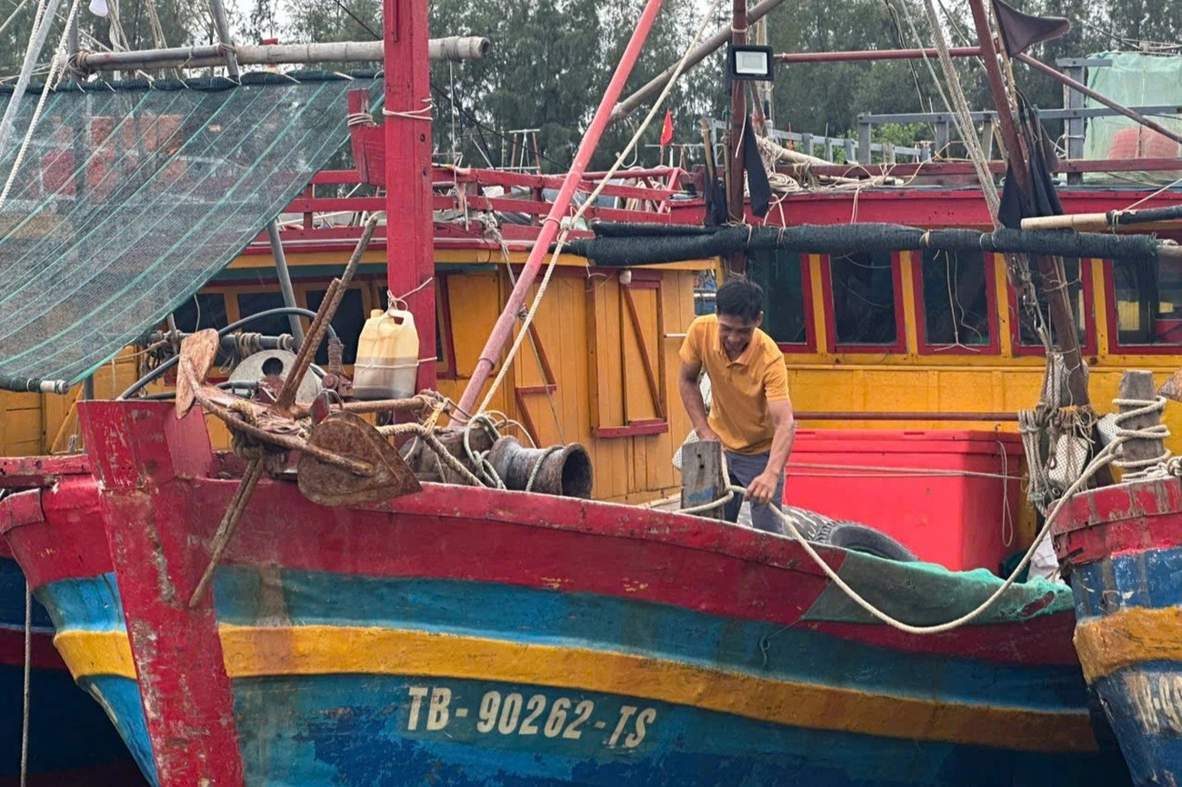 Trực tiếp tin bão số 3: Đã có 1 người tử vong; đóng cửa 2 sân bay để ứng phó bão- Ảnh 6.