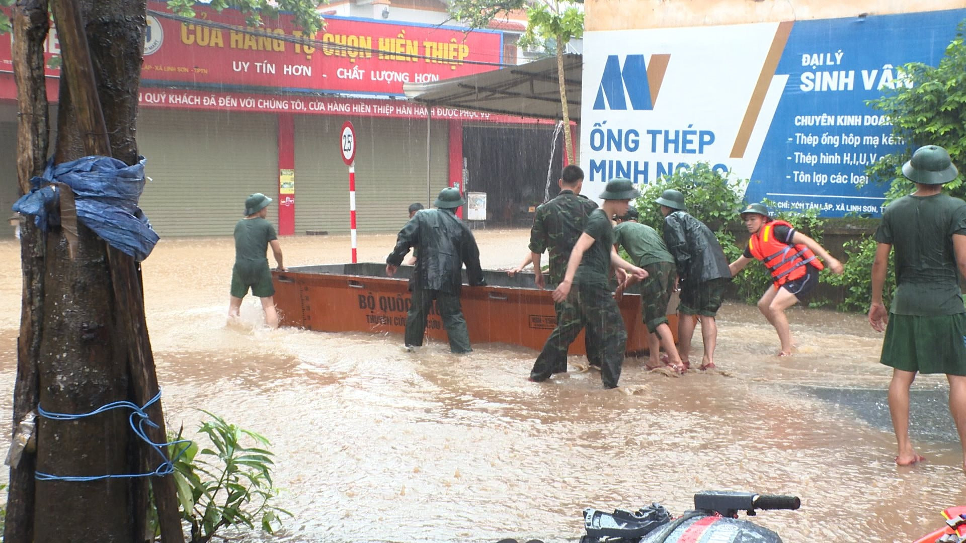 lut bao linh son.00_00_26_40.still006.jpg