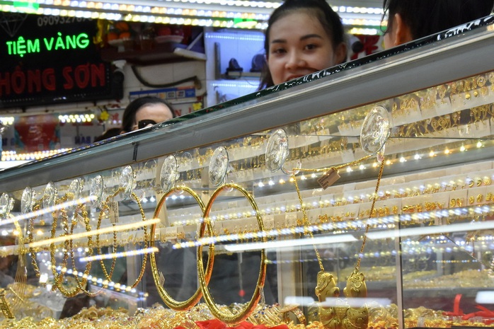 Giá vàng hôm nay 14-7: Biến động và dự báo giá vàng SJC trong tuần tới - Ảnh 2.