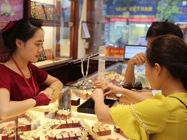 Giá vàng hôm nay (5-7): Quay đầu giảm