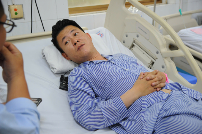 Anh Đặng Anh Tuấn hiện đang được điều trị ở Bệnh viện đa khoa tỉnh Quảng Ninh. Ảnh: Duy Anh