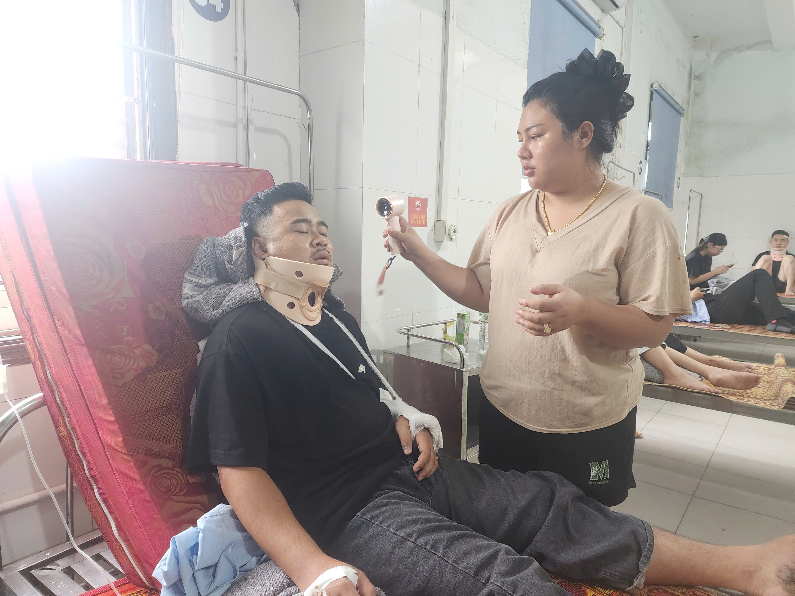 Danh tính nạn nhân và nguyên nhân vụ lật xe khách khiến 9 người tử vong ở Hà Tĩnh- Ảnh 2.
