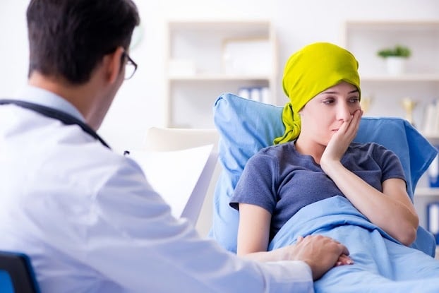 Ho dai dẳng hoặc khàn giọng kéo dài vào buổi sáng 