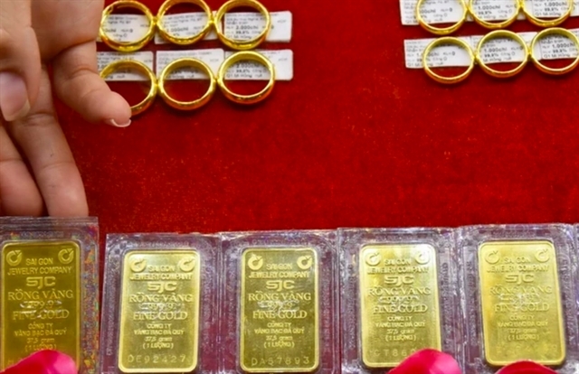Giá vàng hôm nay (chiều 3-8): Neo ở ngưỡng cao