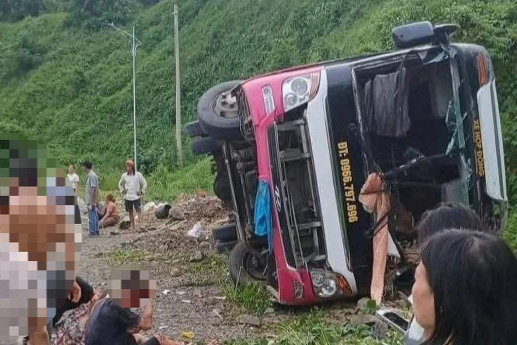 Cục Cảnh sát giao thông thông tin về vụ lật xe khách trên dốc Cun ở Phú Thọ - 1