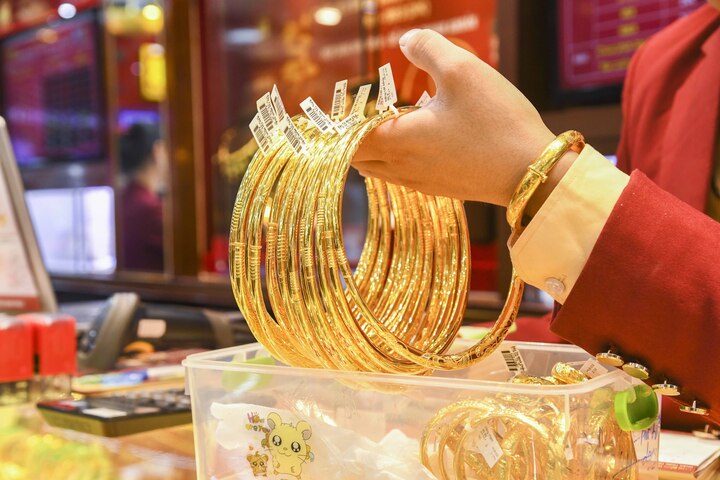 Giá vàng vượt 3.500 USD/ounce. (Ảnh: Công Hiếu).