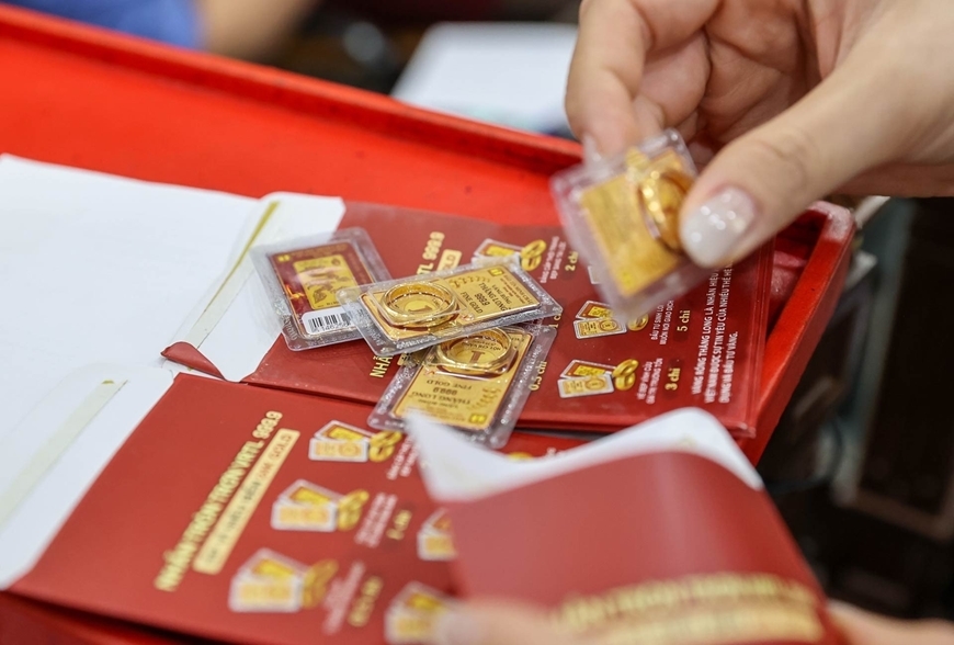 Giá vàng hôm nay (13-9): Tiếp tục rơi tự do