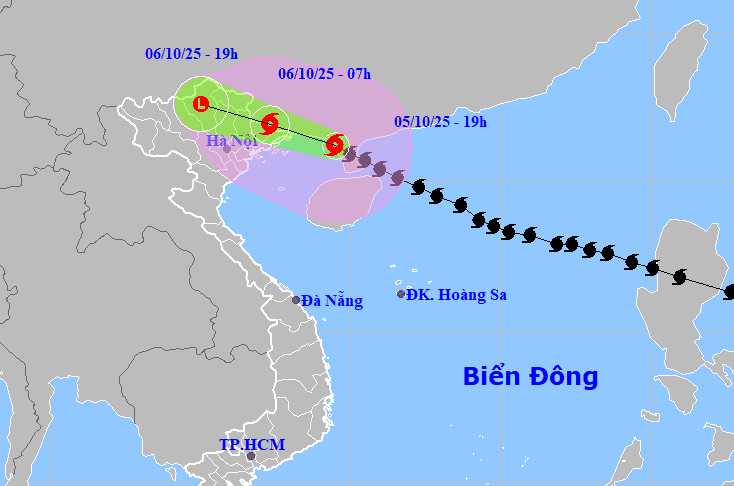 Dự báo thời tiết hôm nay 6.10, bão số 11 Matmo chính thức đổ bộ đất liền Việt Nam. Ảnh: NCHMF