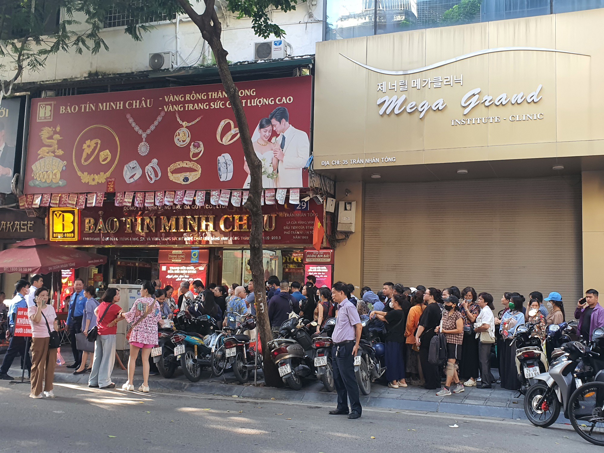 Giá vàng ngày 18/10: Quay đầu giảm sâu, tiệm vàng có động thái lạ, tung chiêu “đánh úp” khách - 10
