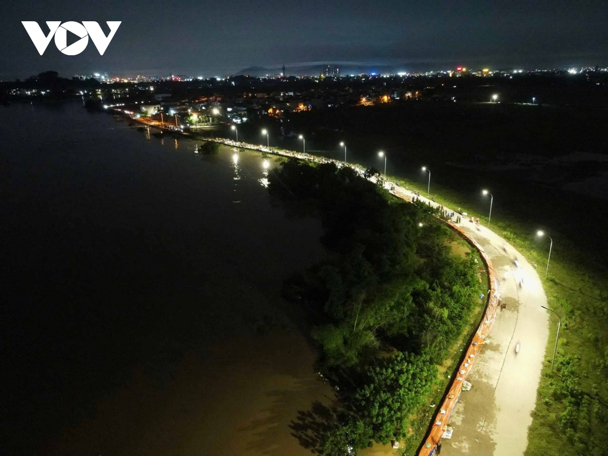 lu song cau dat dinh, gan 2.000 nguoi o bac ninh xuyen dem dap de Dau han hinh anh 1