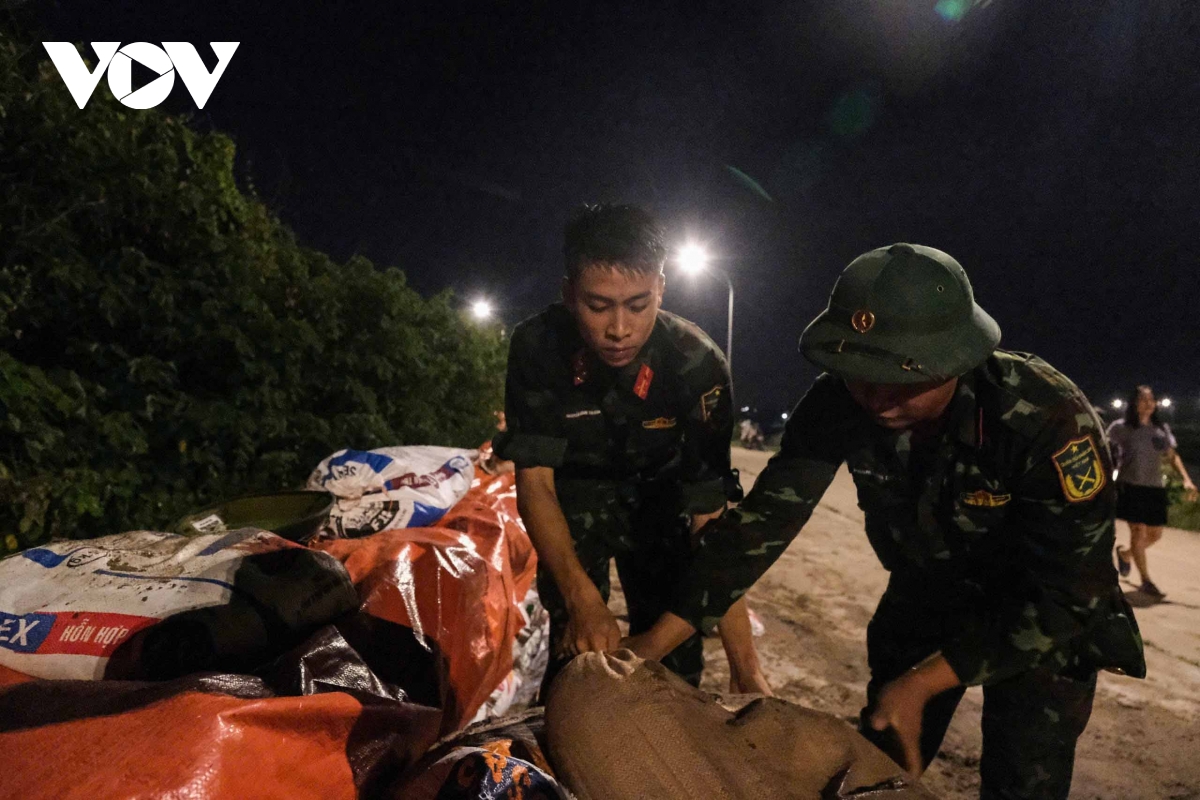 lu song cau dat dinh, gan 2.000 nguoi o bac ninh xuyen dem dap de Dau han hinh anh 5