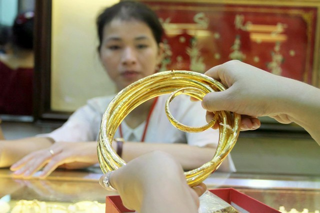 Giá vàng tăng suốt thời gian dài, khi nào sẽ giảm?- Ảnh 2.