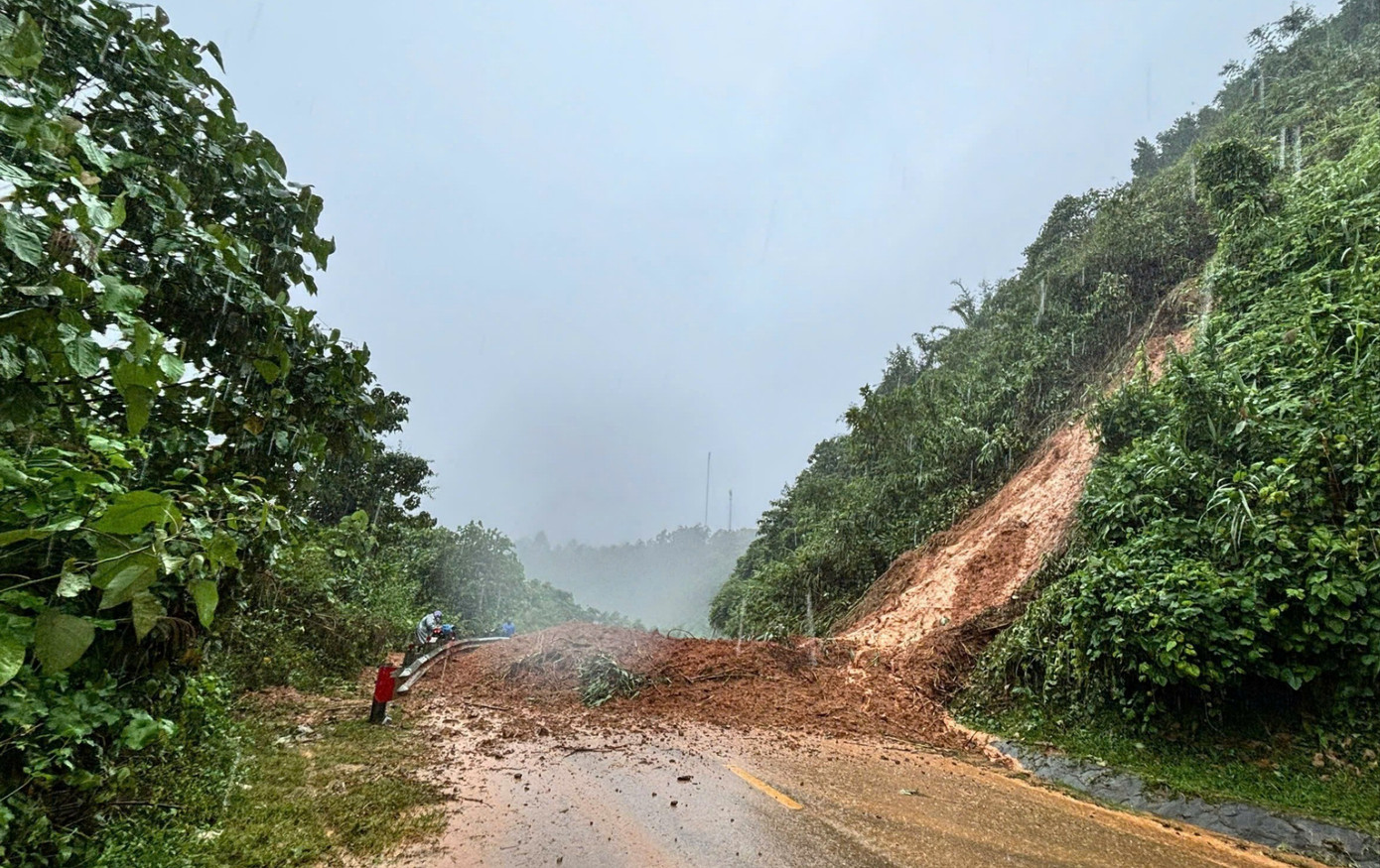 Nước lũ nhấn chìm hơn 66.800 nhà dân ở Đà Nẵng, mưa lớn chưa có dấu hiệu giảm- Ảnh 5.