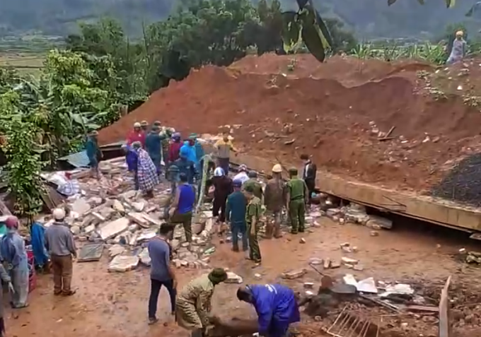 Hiện trường căn nhà bị đổ sập khiến hai cha con tử vong. Ảnh: Ngọc Oanh