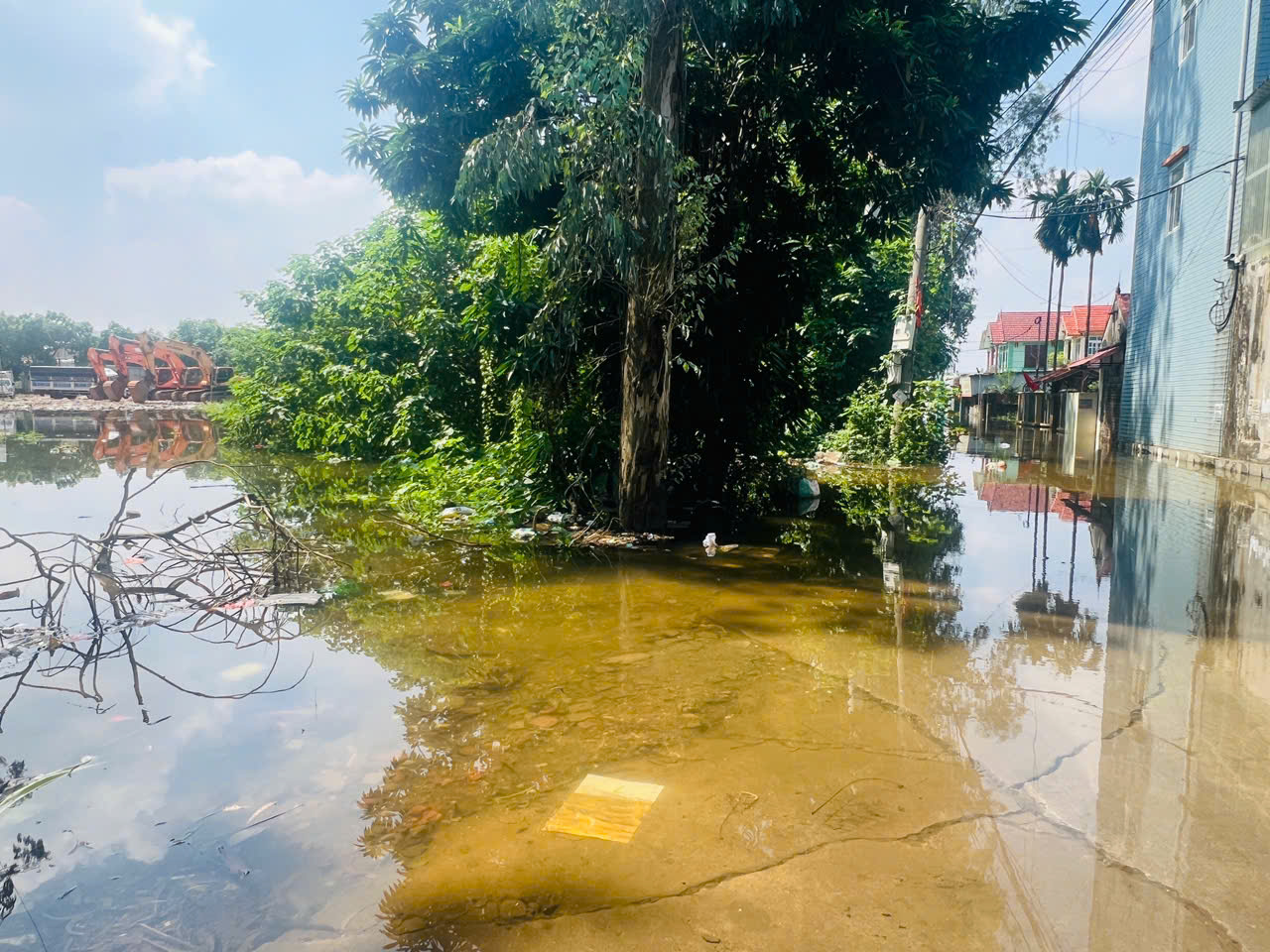 Hà Nội: Cuộc sống đảo lộn vì không điện, không nước sạch của người dân xã Sóc Sơn- Ảnh 2.