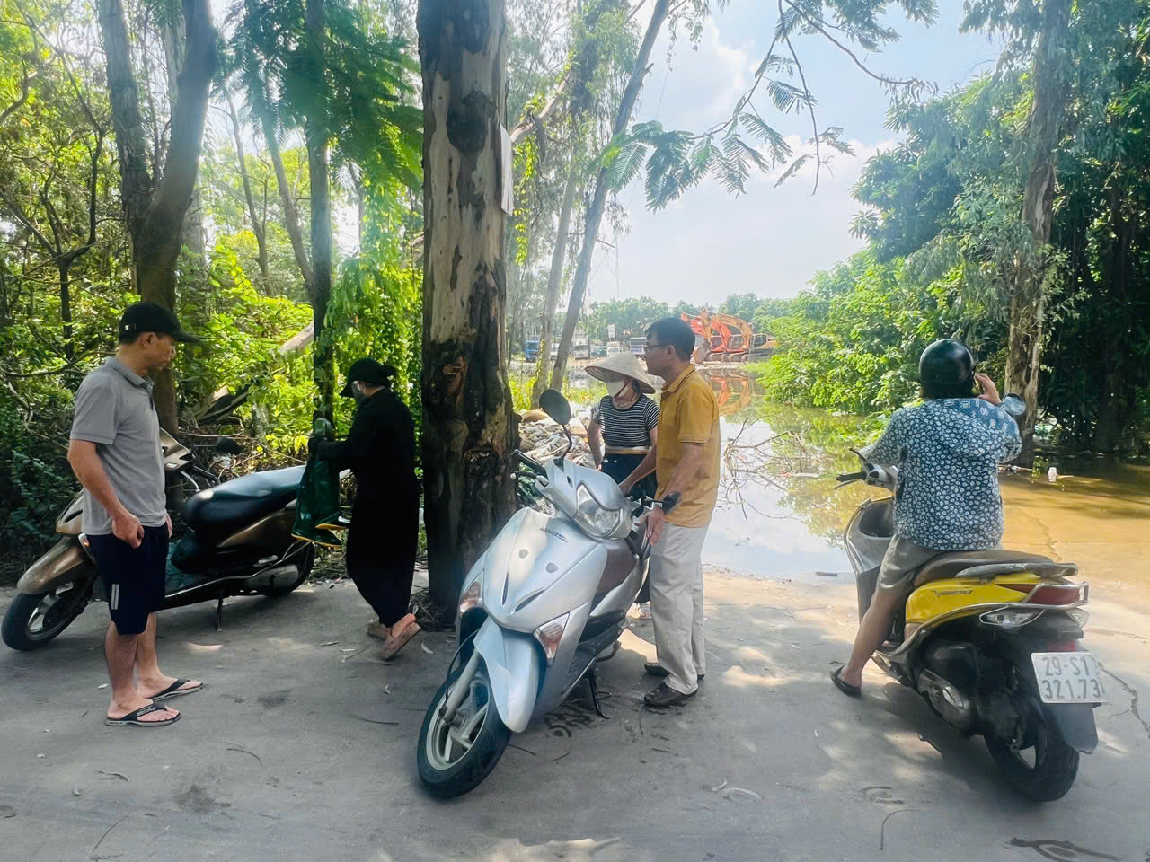 Hà Nội: Cuộc sống đảo lộn vì không điện, không nước sạch của người dân xã Sóc Sơn- Ảnh 6.