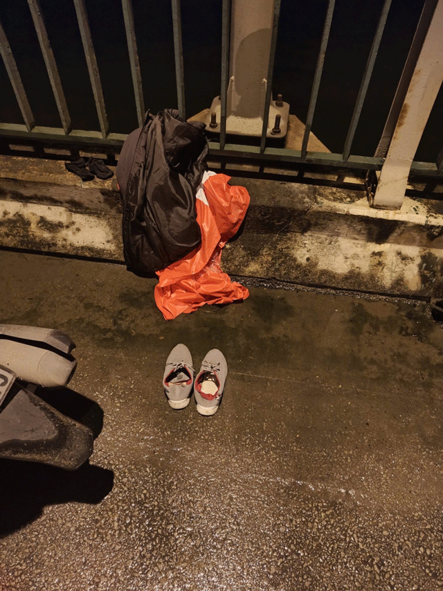 Con-trai-nguoi-phu-nu-lam-dieu-dai-dot-o-cau-ben-thuy-vi-qua-nhieu-benh-con-cung-dau-lam-me-biet-khong