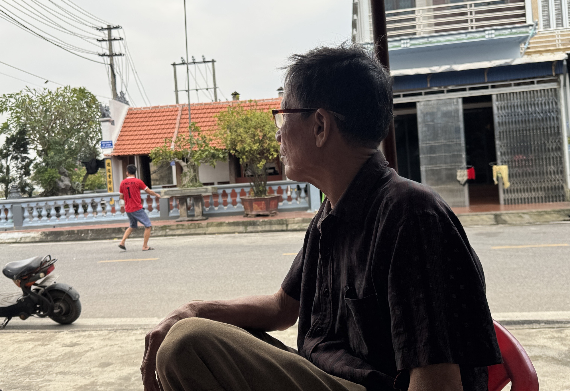 Vụ chú rể nghi nhảy cầu trong ngày đón dâu: Hàng xóm tiết lộ buổi tối trước ngày xảy ra sự việc và cuộc trò chuyện cuối cùng với mẹ của nạn nhân- Ảnh 1.