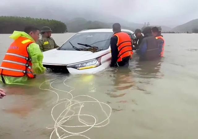 o-to-bi-lu-cuon-troi-2