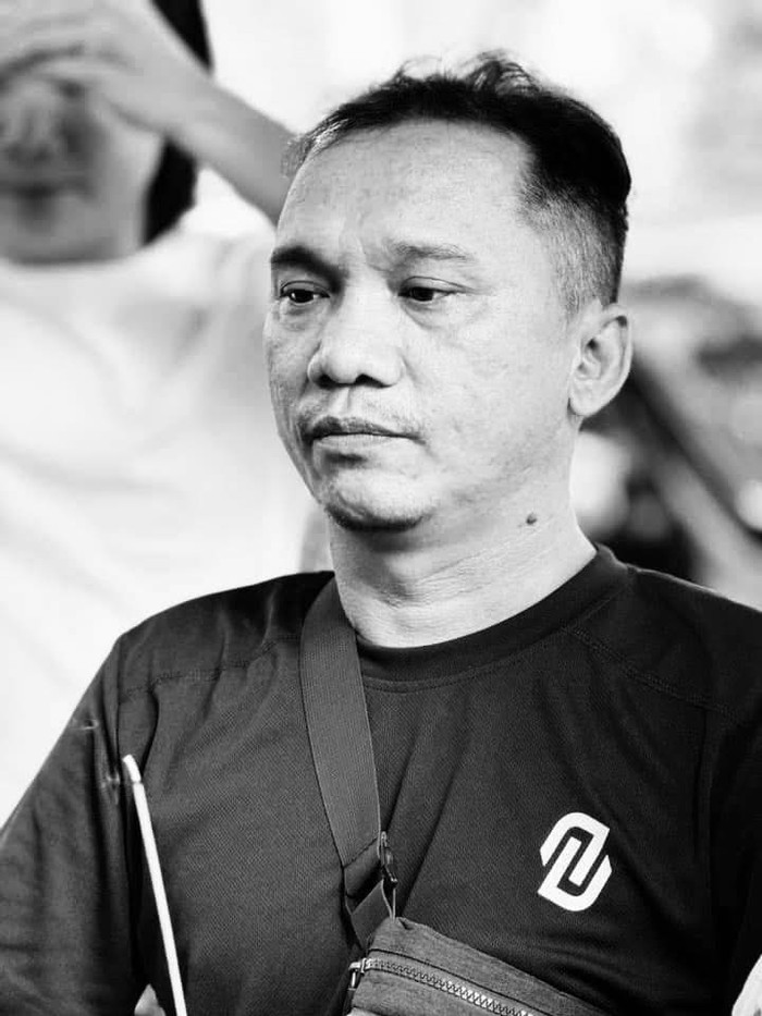 Thông tin đạo diễn Bá Vọng qua đời khiến nhiều nghệ sĩ, khán giả bàng hoàng. 