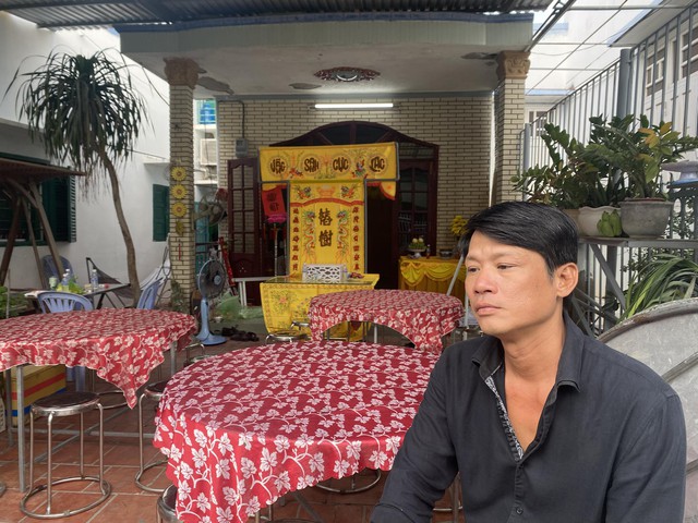 Hình ảnh từ tang lễ NS Thương Tín, con trai ngồi thất thần- Ảnh 1.