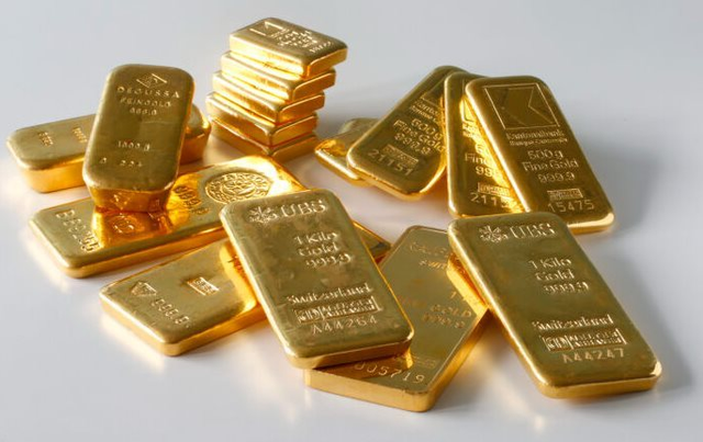 Giá vàng quay đầu rớt mạnh trong đêm giao thừa