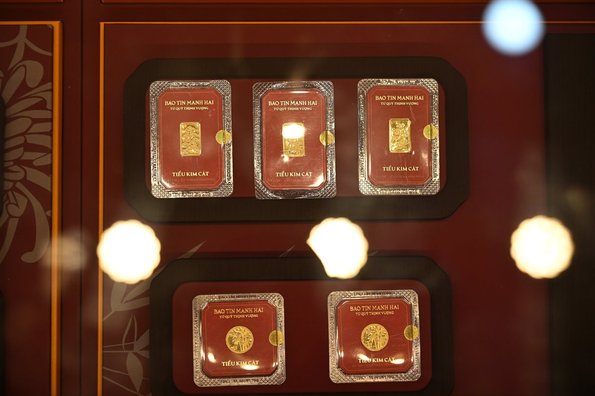 Vàng tăng 4 triệu đồng/lượng: 0,1 chỉ gây "sốt", đồng vàng Thiên Mã hoa đăng đẹp mãn nhãn - Ảnh 4.