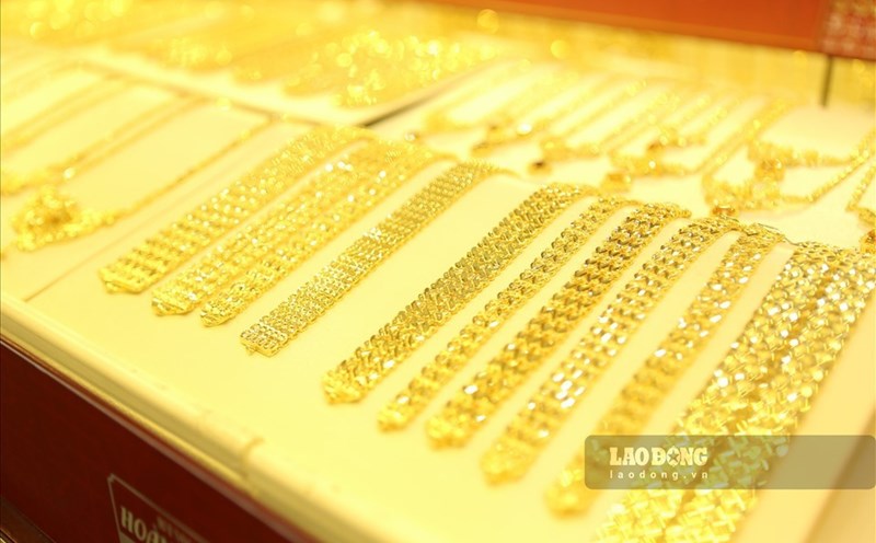 Ông Kuptsikevich cho rằng nếu bỏ qua yếu tố đầu cơ, giá vàng hiện vẫn đang ở vùng rất cao so với lịch sử. 