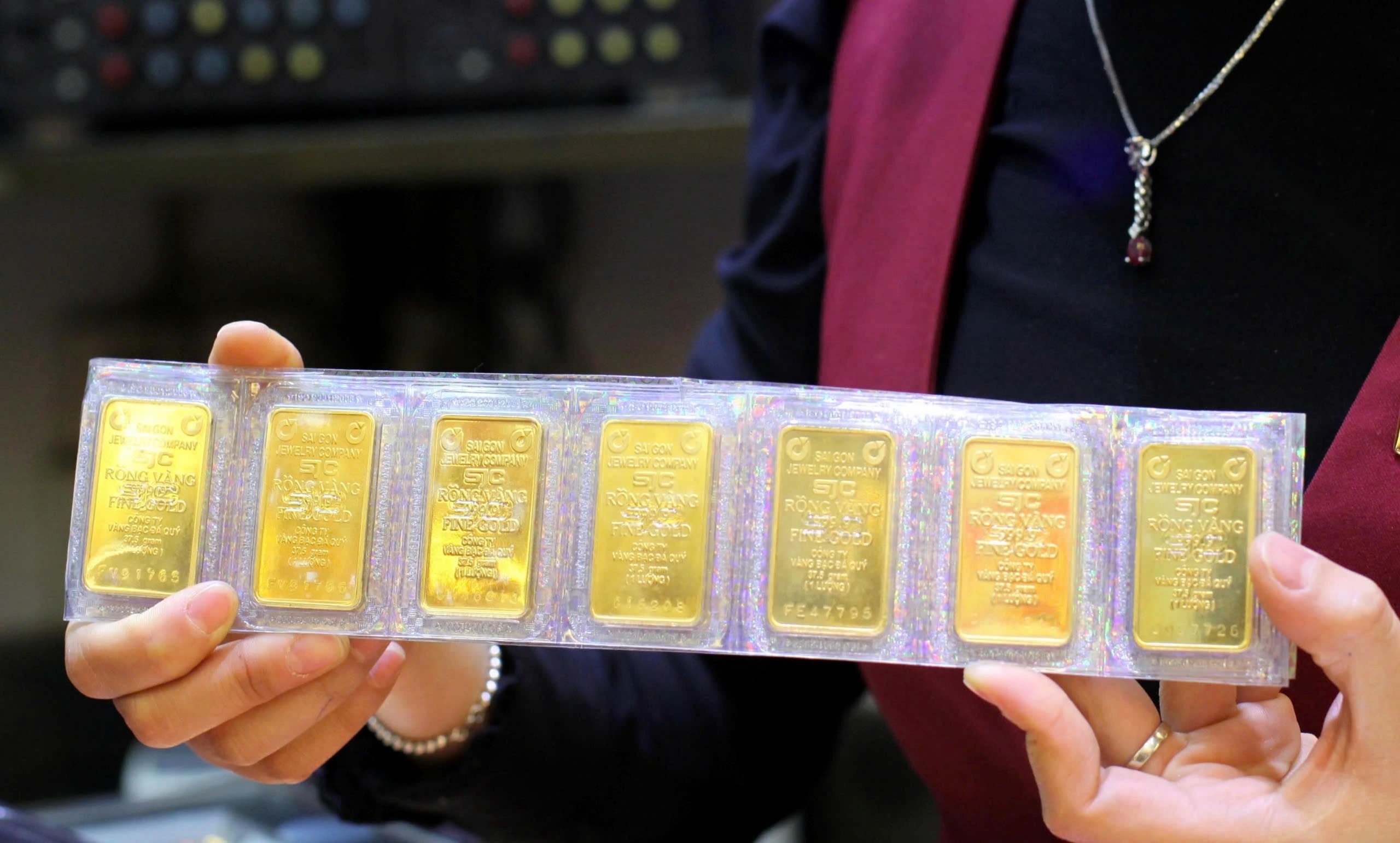 Giá vàng trong nước cao bất thường