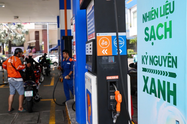 Giá xăng dầu hôm nay 30.3.2026: Giữ đà tăng hơn 3%- Ảnh 1.