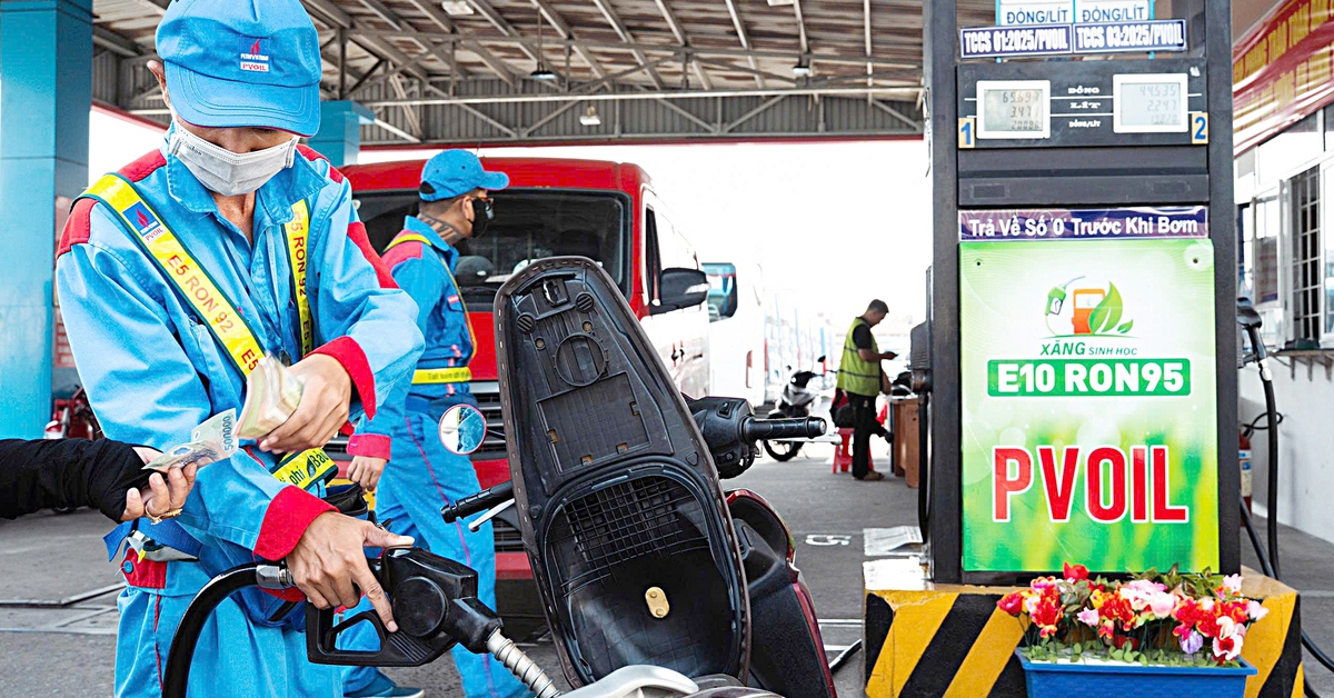 Trao quyền định giá, thị trường xăng dầu biến chuyển ra sao? - Tuổi Trẻ Online