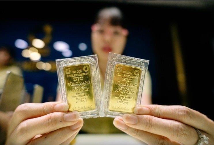 Giá vàng tăng sốc - Ảnh 1.