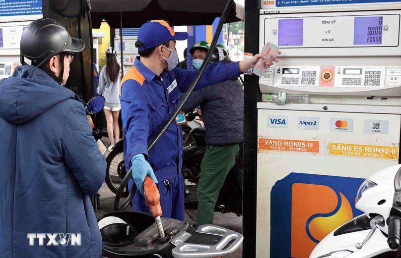 Giá xăng dầu hôm nay (1-4): Giảm mạnh khi có thông tin Iran có thể sẵn sàng chấm dứt chiến tranh