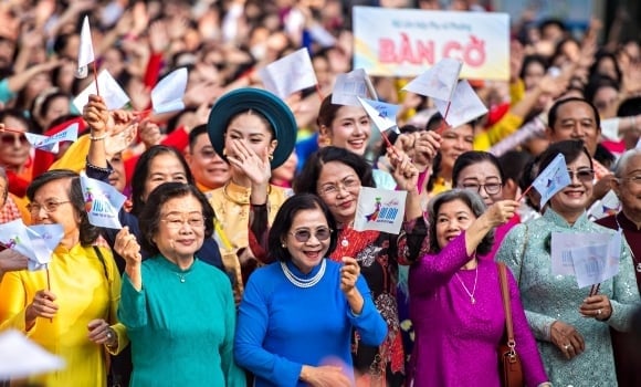 Sau khi “Ngày Văn hóa Việt Nam” (24/11) chính thức được thể chế hóa, tổng số ngày nghỉ lễ, Tết trong năm 2026 sẽ tăng lên 12 ngày, mang lại thêm cơ hội nghỉ ngơi và nâng cao đời sống tinh thần cho người lao động.