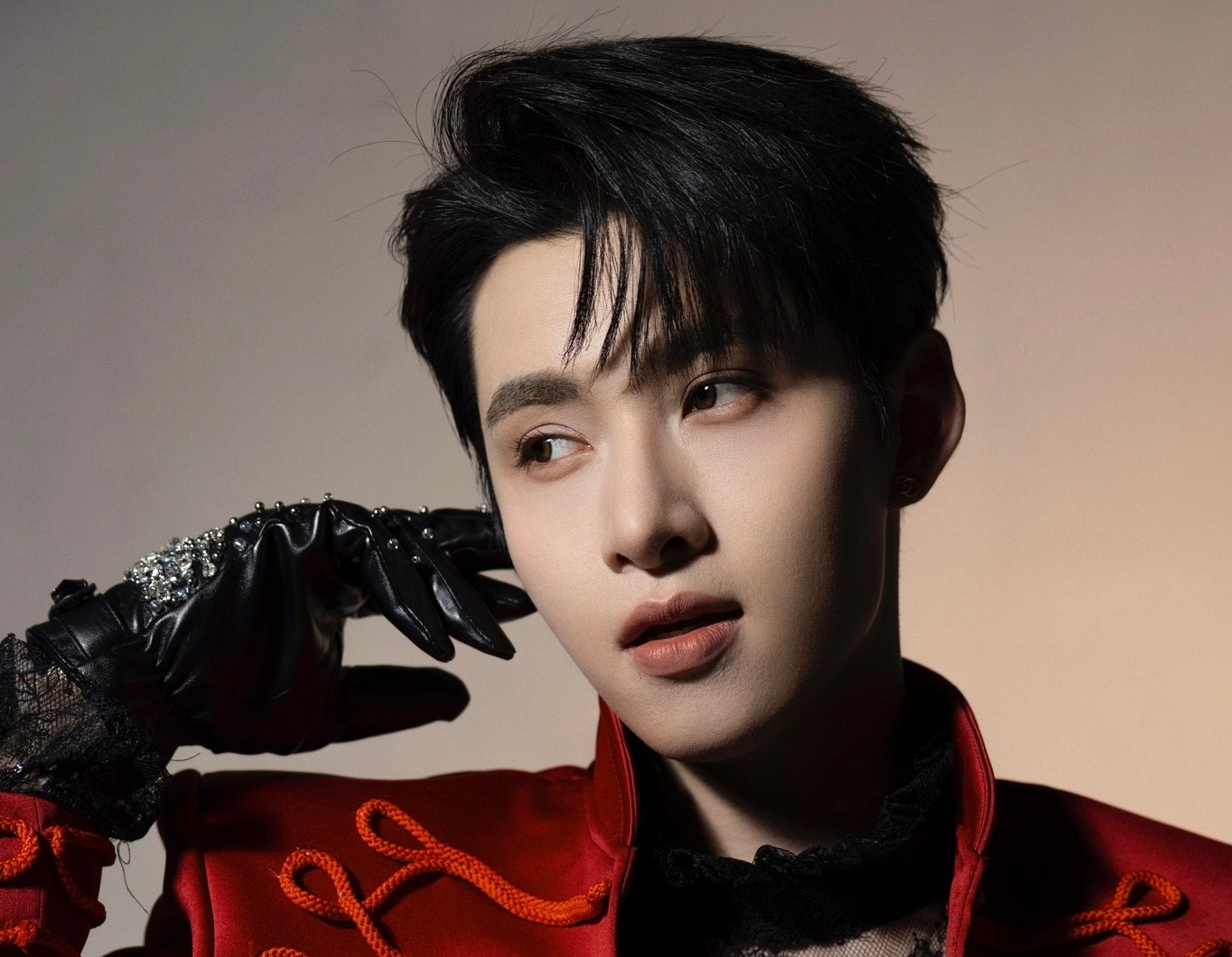 Hòa Minzy không cứu nổi MV nhận gần 4.000 dislike- Ảnh 2.