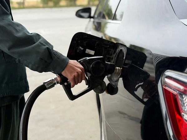 Giá xăng dầu hôm nay 11.4: Đồng loạt giảm mạnh