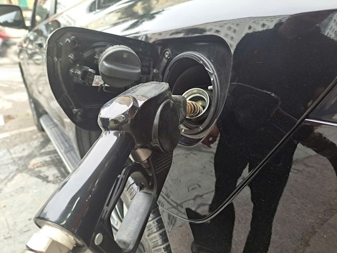 Giá xăng dầu hôm nay 8.4: Đồng loạt giảm, mức giảm hơn 16%